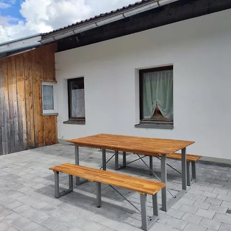 Zum Hüttenklaus - 12 Personen Gruppenunterkunft In Den Bergen Mit Eigenem Badezuber Ferienhaus *