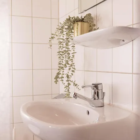 Ferienhaus Zum Hüttenklaus - 12 Personen Gruppenunterkunft In Den Bergen Mit Eigenem Badezuber *