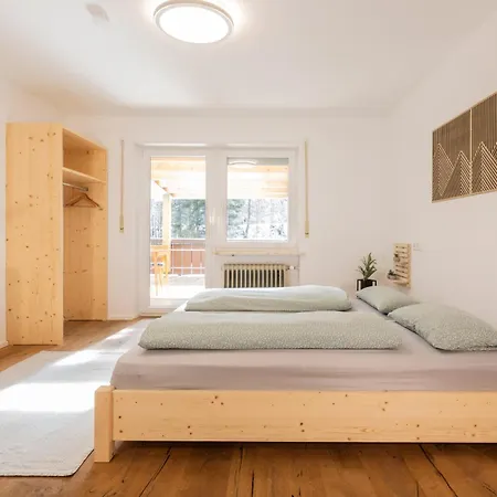 Zum Hüttenklaus - 12 Personen Gruppenunterkunft In Den Bergen Mit Eigenem Badezuber Ferienhaus *
