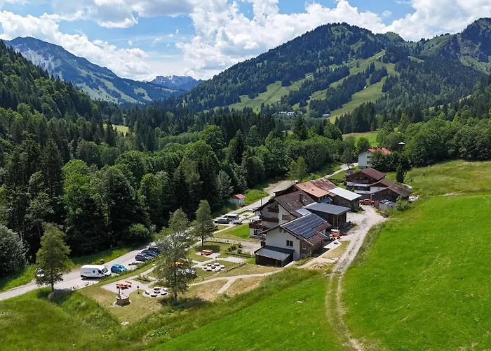 Zum Huettenklaus - 12 Personen Gruppenunterkunft In Den Bergen Mit Eigenem Badezuber