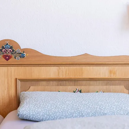 Semesterbostad Zum Huettenklaus - 12 Personen Gruppenunterkunft In Den Bergen Mit Eigenem Badezuber *